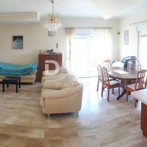 ISTRA - MEDULIN, kuća s više apartmana i bazenom 300 m od mora