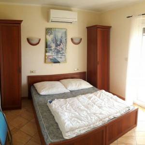 ISTRA - MEDULIN, kuća s više apartmana i bazenom 300 m od mora