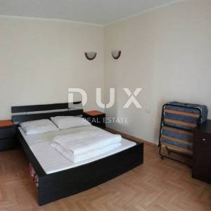 ISTRA - MEDULIN, kuća s više apartmana i bazenom 300 m od mora