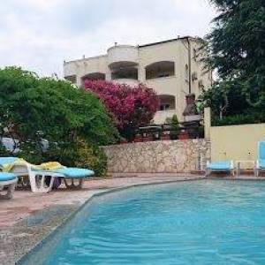ISTRA - MEDULIN, kuća s više apartmana i bazenom 300 m od mora