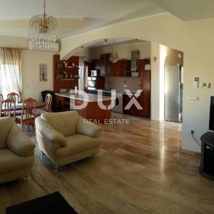 ISTRA - MEDULIN, kuća s više apartmana i bazenom 300 m od mora