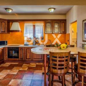 ISTRA, MEDULIN - Luksuzna klasična vila 50 metara od plaže