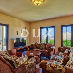 ISTRA, MEDULIN - Luksuzna klasična vila 50 metara od plaže