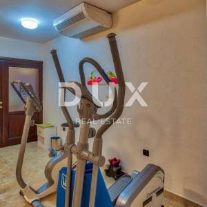 ISTRA, MEDULIN - Luksuzna klasična vila 50 metara od plaže