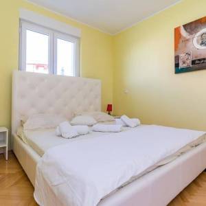 ISTRA, MEDULIN - Luksuzni stan prvi red do mora