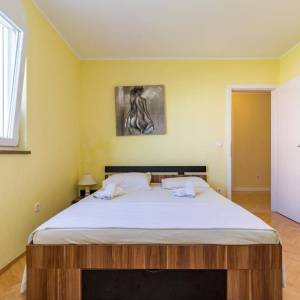 ISTRA, MEDULIN - Luksuzni stan prvi red do mora