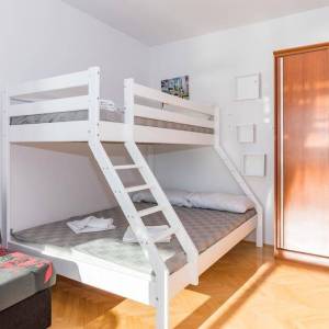 ISTRA, MEDULIN - Luksuzni stan prvi red do mora