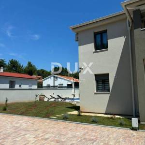 ISTRA, MEDULIN Moderna dvojna kuća s bazenom 600 m od mora!