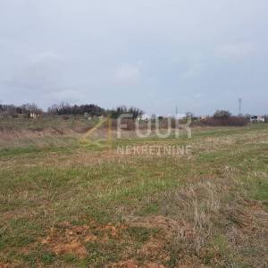 Istra, Medulin, poljoprivredno zemljište 1.654m2