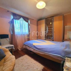 Istra, Medulin, Premantura, 85m2, 2s+db, pogled na more, balkon i terasa