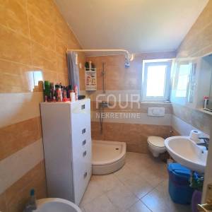 Istra, Medulin, Premantura, 85m2, 2s+db, pogled na more, balkon i terasa