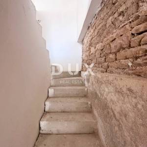 ISTRA, MEDULIN - Šarmantna kamena kuća s apartmanom u prizemlju u centru Medulina