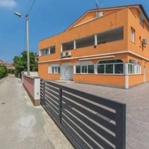 ISTRA, MEDULIN Velika apartmanska kuća!