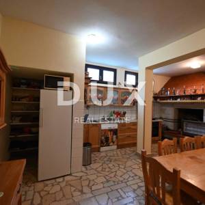 ISTRA, MEDULIN Velika apartmanska kuća s 6 stambenih jedinica pored mora!