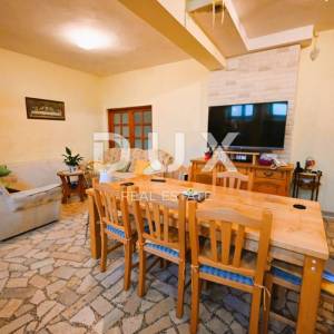 ISTRA, MEDULIN Velika apartmanska kuća s 6 stambenih jedinica pored mora!
