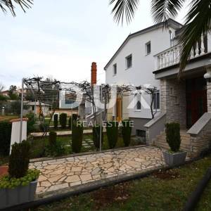 ISTRA, MEDULIN Velika apartmanska kuća s 6 stambenih jedinica pored mora!