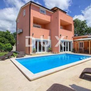ISTRA, MEDULIN Vila s bazenom 300 m od plaže 