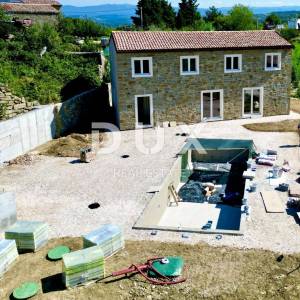ISTRA, MOMJAN - Istarska kamena kuća s bazenom i pogledom na more