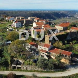 ISTRA, MOMJAN - Jedinstveno imanje na prekrasnoj lokaciji s pogledom