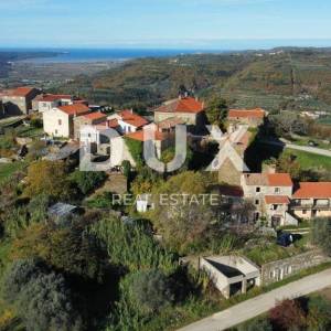 ISTRA, MOMJAN - Jedinstveno imanje na prekrasnoj lokaciji s pogledom