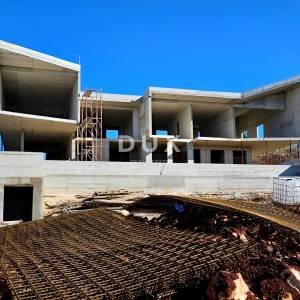 ISTRA, MOMJAN - Spektakularna vila na izvanrednoj lokaciji u izgradnji