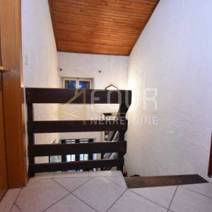 Istra, Motovun, 100m2, dvoetažni stan 3s+db