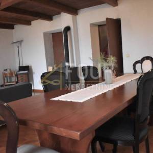 Istra, Motovun, 100m2, dvoetažni stan 3s+db