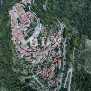 ISTRA, MOTOVUN - Autentična prilika u srcu Motovuna – kameni niz s vrtom i pogledom koji ostavlja bez daha