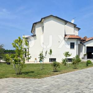 ISTRA, MOTOVUN - Besprijekorna vila na rubu naselja