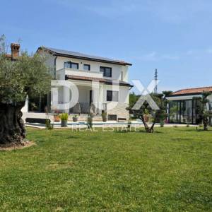 ISTRA, MOTOVUN - Besprijekorna vila na rubu naselja
