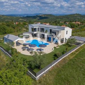 ISTRA, MOTOVUN - Impresivna luksuzna vila
