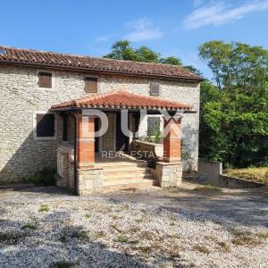 ISTRA, MOTOVUN - Kamena kuća s potencijalom