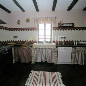 Istra, Motovun, kamena vila s bazenom