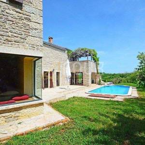 Istra, Motovun, kamena vila s bazenom