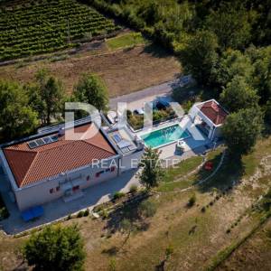 ISTRA, MOTOVUN - Kuća s bazenom na osami