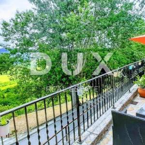 ISTRA, MOTOVUN - kuća u centru Motovuna s dva stana i dvorištem