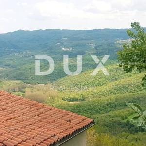 ISTRA, MOTOVUN - kuća u centru Motovuna s dva stana i dvorištem