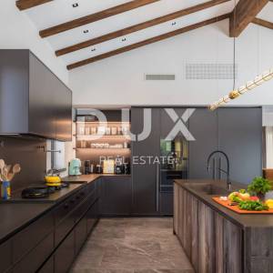 ISTRA, MOTOVUN - Luksuzna vila s pogledom na prirodu!