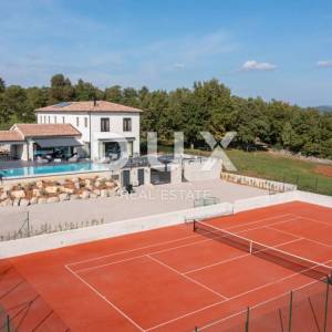 ISTRA, MOTOVUN - Luksuzna vila s pogledom na prirodu!