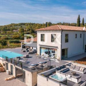 ISTRA, MOTOVUN - Luksuzna vila s pogledom na prirodu!