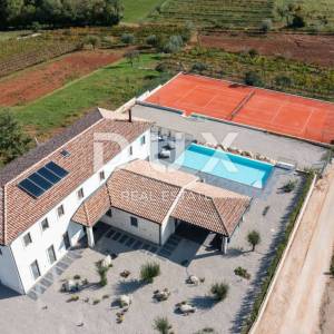 ISTRA, MOTOVUN - Luksuzna vila s pogledom na prirodu!