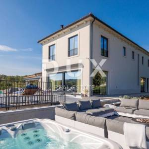 ISTRA, MOTOVUN - Luksuzna vila s pogledom na prirodu!