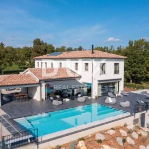 ISTRA, MOTOVUN - Luksuzna vila s pogledom na prirodu!