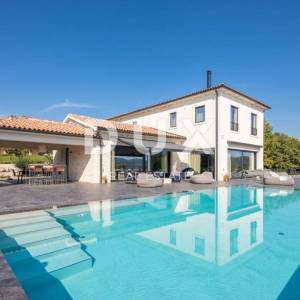 ISTRA, MOTOVUN - Luksuzna vila s pogledom na prirodu!