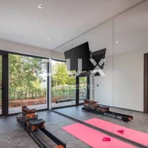 ISTRA, MOTOVUN - Luksuzna vila s pogledom na prirodu!