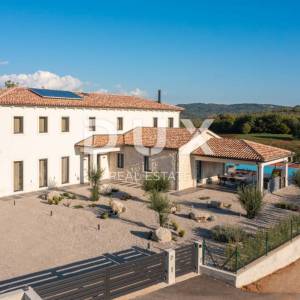 ISTRA, MOTOVUN - Luksuzna vila s pogledom na prirodu!