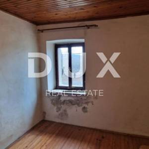 ISTRA, MOTOVUN, OKOLICA - Dvije kuće za adaptaciju s dvorištem