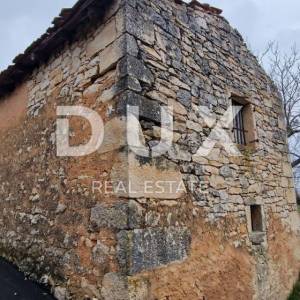 ISTRA, MOTOVUN, OKOLICA - Dvije kuće za adaptaciju s dvorištem