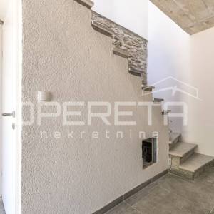Istra, Motovun okolica- Kamena kuća s bazenom