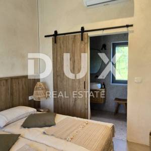 ISTRA, MOTOVUN, OKOLICA - Panoramski pogled koji ostavlja bez daha! Prekrasna vila ispred zelene zone s potpunom privatnošću...